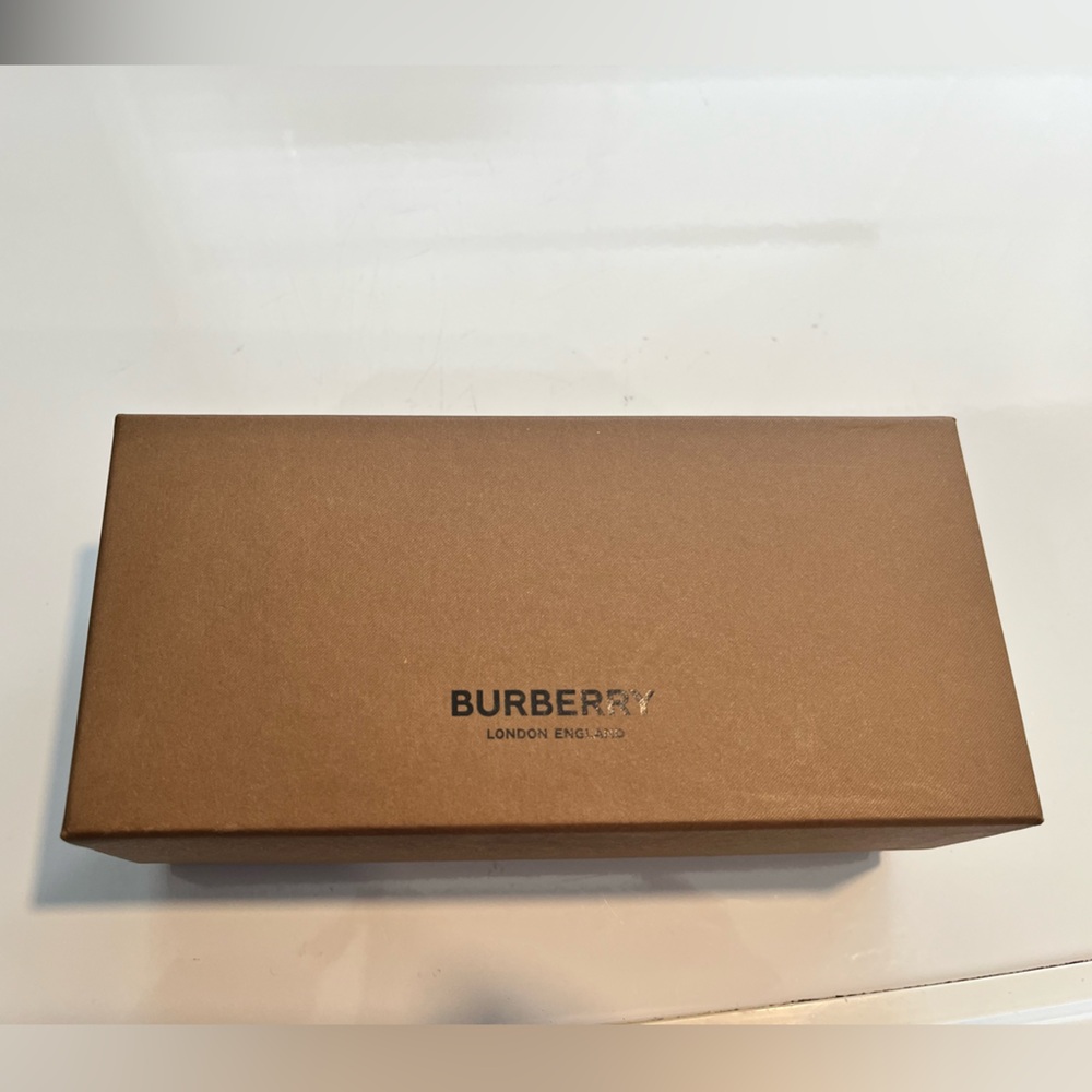 Burberry box